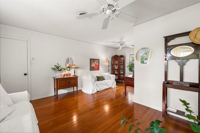 Foto del edificio - 2114 Saxon Dr