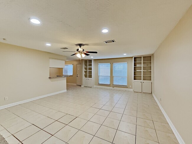 Foto del edificio - 16395 Havenpark Dr