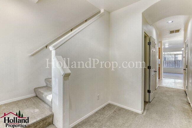 Building Photo - Charming 3-Bedroom Home in Outstanding Arbor Rose neighborhood!