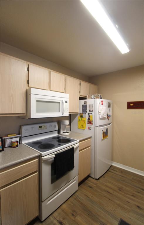 Foto del edificio - 8933 Manor Loop