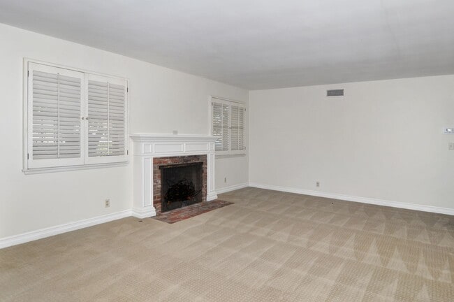 Building Photo - Centrally located in the heart of Orange