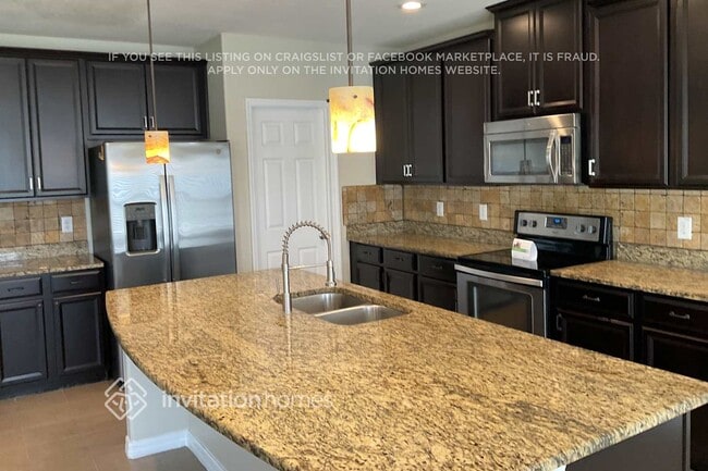 Building Photo - 18840 Deer Tracks Loop