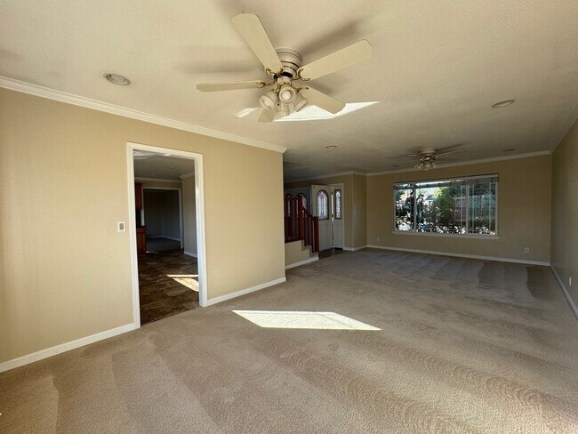 Building Photo - Beautiful 4-Bedroom, 2.5-Bathroom Home on ...