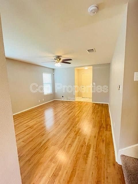 Foto del edificio - 9819 Autumn Pl