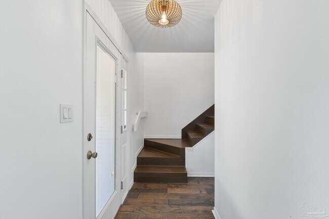 Foto del edificio - 4613 Pebble Creek Dr