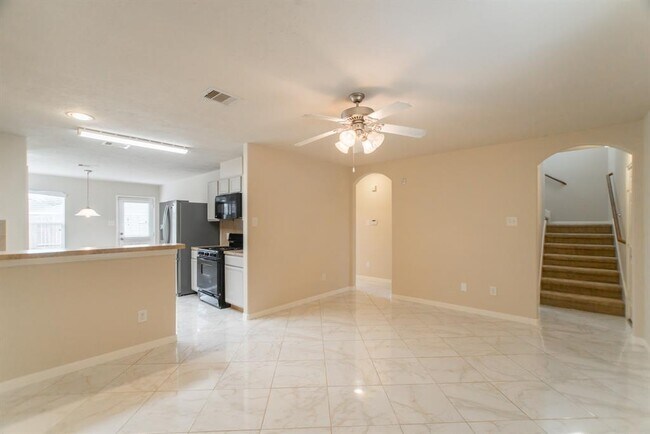 Building Photo - 21611 Falvel Misty Dr