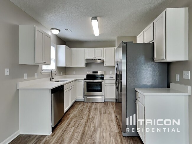 Building Photo - 305 Driftwood Court Selma NC