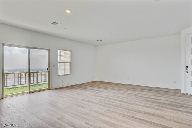 Foto del edificio - 600 Carriage Hill Dr