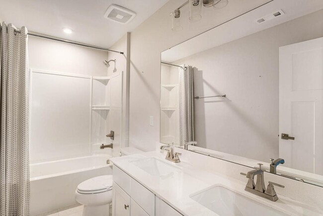 Building Photo - 4003 Bluebell Ln