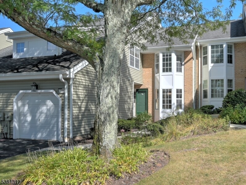 Primary Photo - 326 Araneo Dr
