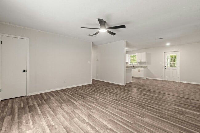 Foto del edificio - 6 Woods Ave