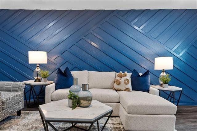Foto del edificio - 3022 Shorewood Dr