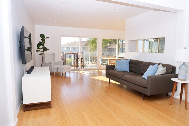 Foto del edificio - 21703 Ocean Vista Dr