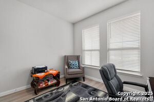 Foto del edificio - 5806 Larkspur Dr