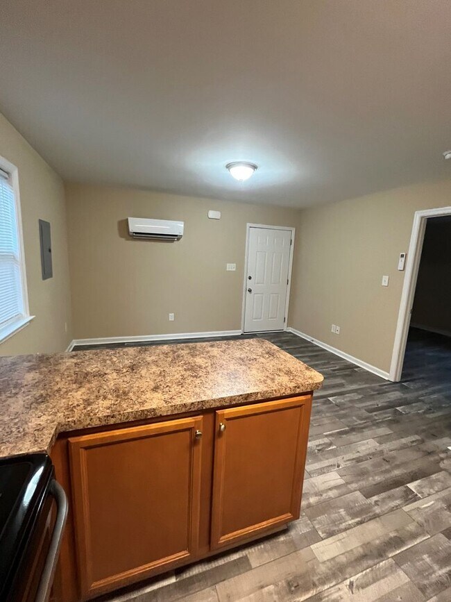 Foto del edificio - Charming 1BR/1BA Duplex Apartment – Prime Williamsburg Location