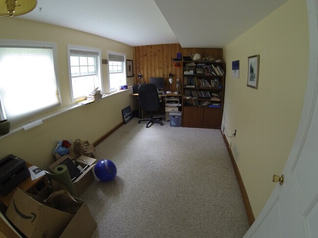 Foto del edificio - 30 Woodcrest Drive