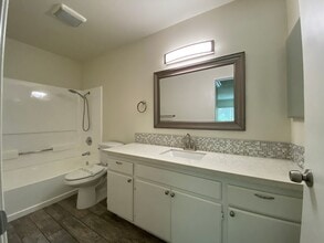 Building Photo - 204 Woodland Pkwy