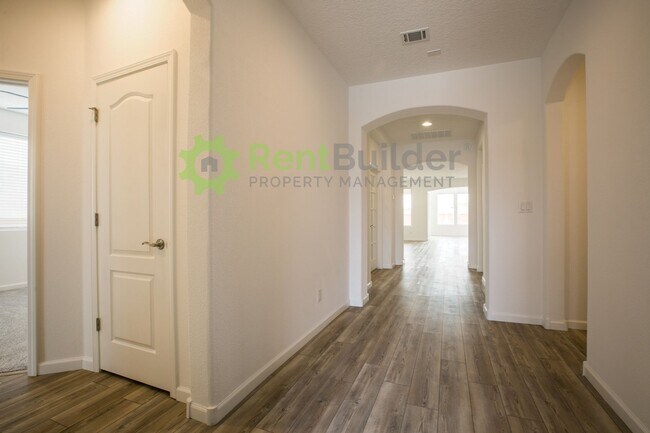 Building Photo - CALL US TODAY AT (505) 808-6467 TO SCHEDUL...