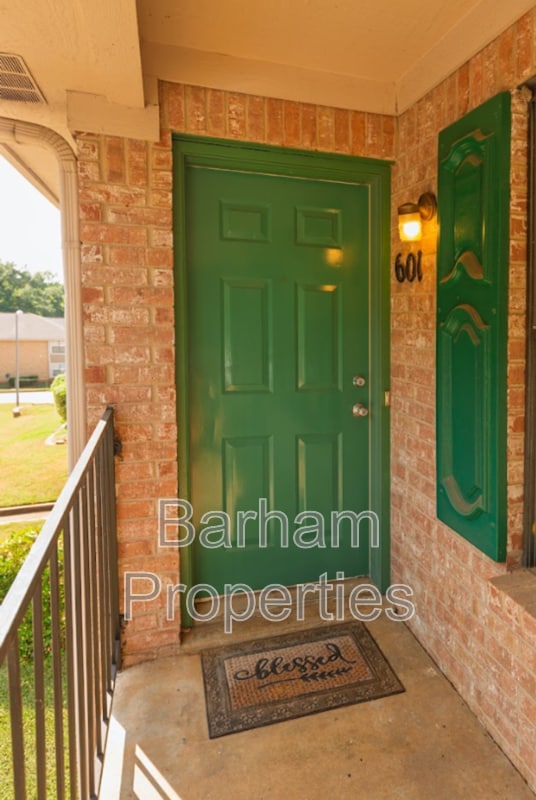Building Photo - 4133 NE Stallings Dr