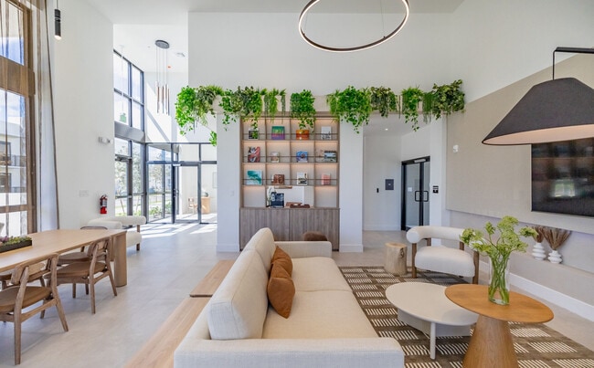 Building Photo - Casa Princeton