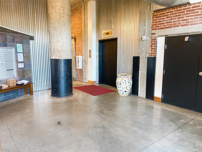 Building Photo - 1612 Lucas Ave
