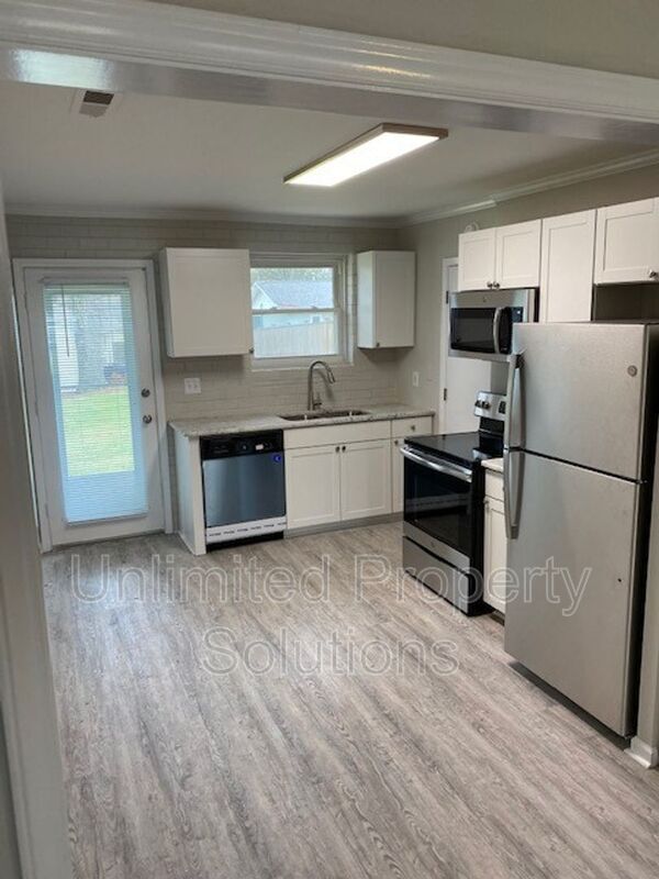Building Photo - 119 Gaddy Dr
