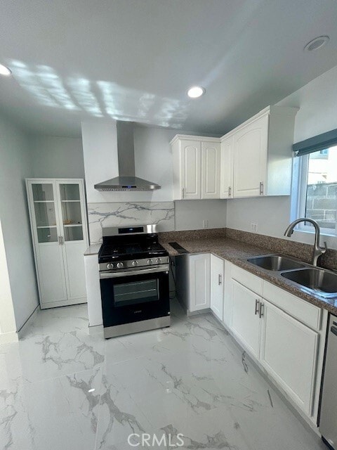 Building Photo - 5945 Riverton Ave