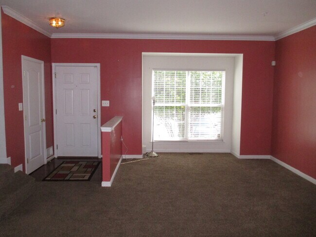 Building Photo - Gorgeous 3BR/3.5BA EOG Townhome in Brandyw...