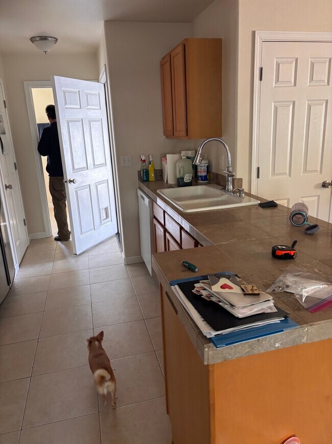 Foto del edificio - 657 N Main Ave