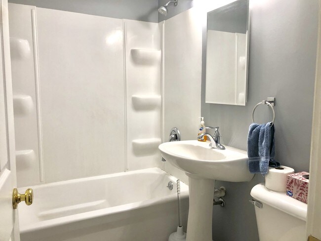 Foto del edificio - 1814 Oakland Ave