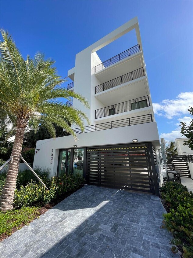 Foto principal - 1930 Bay Dr