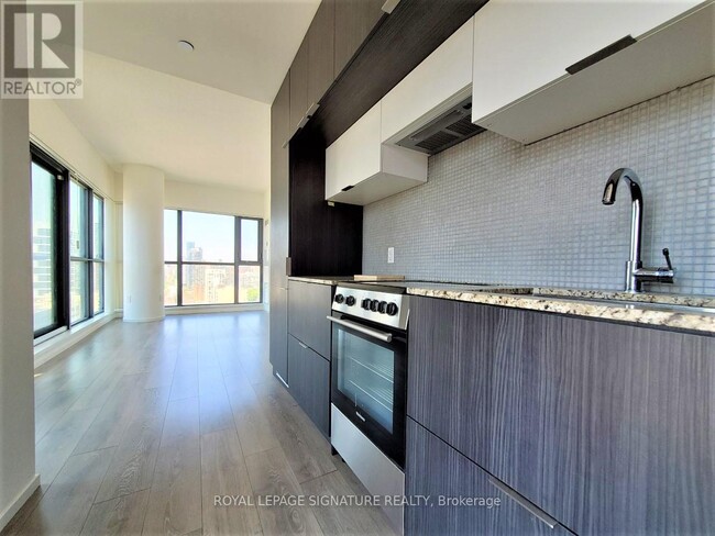 Building Photo - 159 Dundas St E