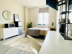 Building Photo - 38 Ainslie St N