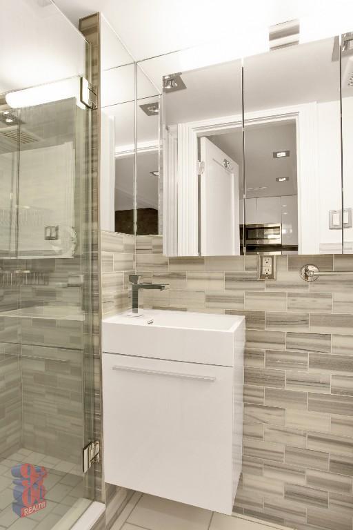 Building Photo - 218 Avenue A