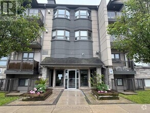 Building Photo - 9-219 Jacksway Crescent