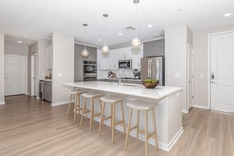 Interior Photo - Onyx North Central