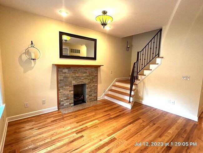 Building Photo - Harrison West Adorable 2 Bedroom updated C...