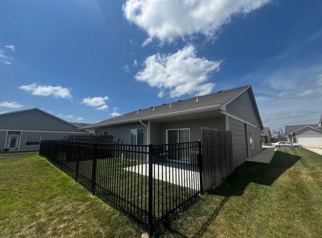 Building Photo - 5448 N Colburn Ct