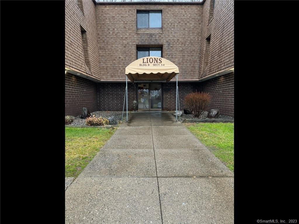 Primary Photo - 126 Triangle St