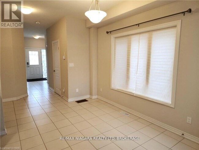 Building Photo - 4476 Shuttleworth Dr