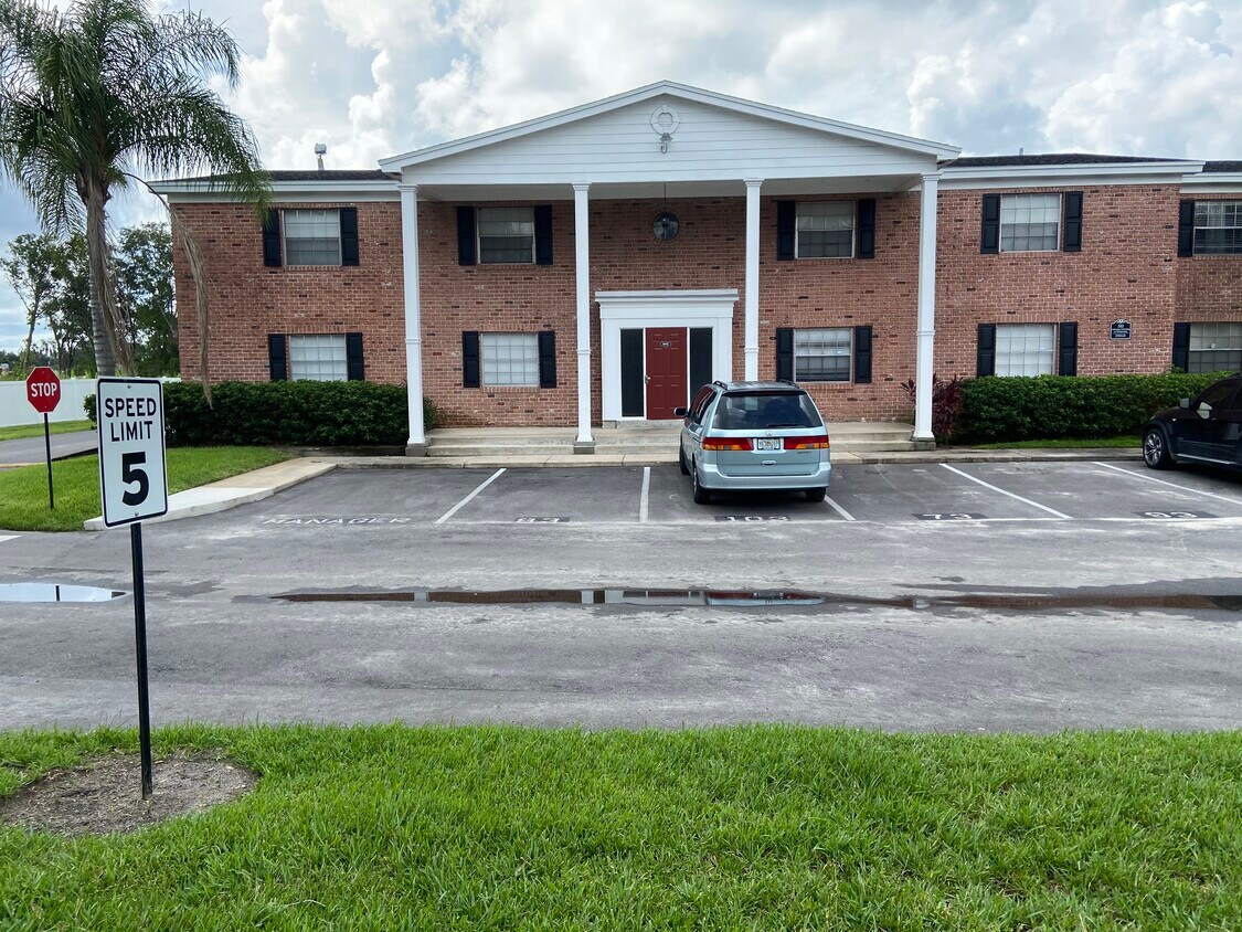 Primary Photo - 1412 Holden Ave
