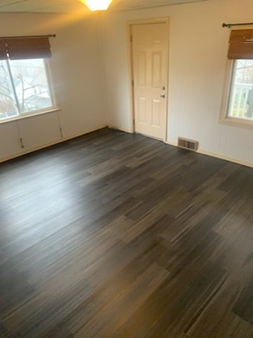 Building Photo - 1121 Eisenhower Dr