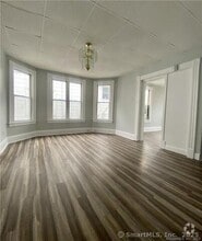 Building Photo - 15 Ridgewood St