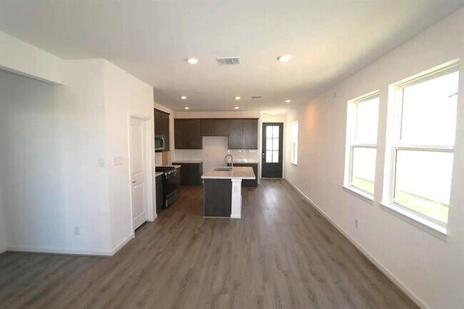 Foto del edificio - 1728 Greendale Dr