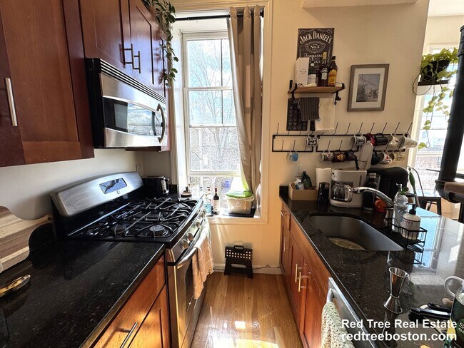 Building Photo - 59 Fort Ave