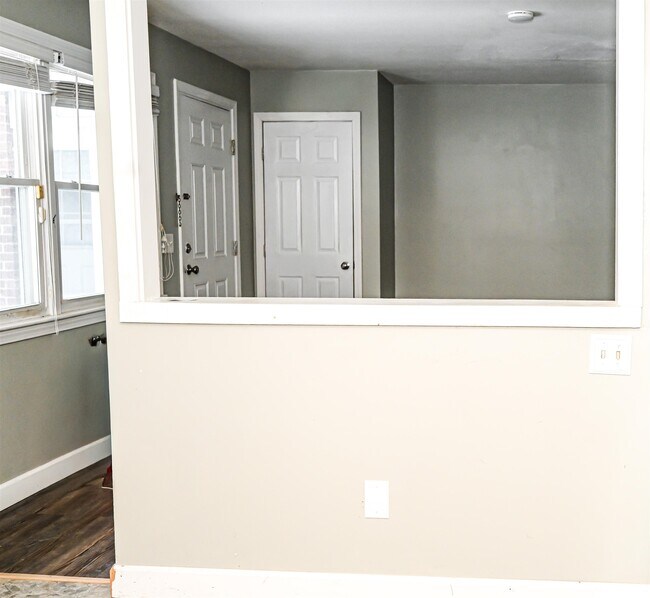 Foto del edificio - 139 S Main St