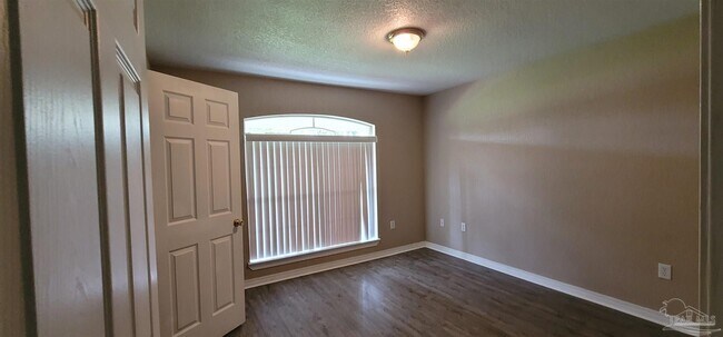 Building Photo - 3937 Griffith Rd