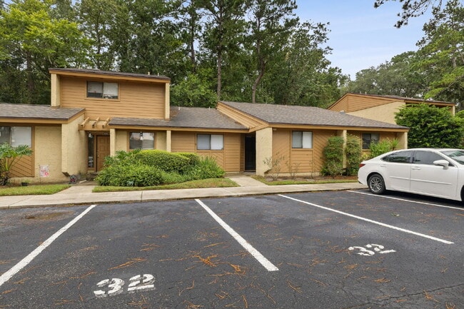 Foto del edificio - Charming Townhouse Retreat for Rent!