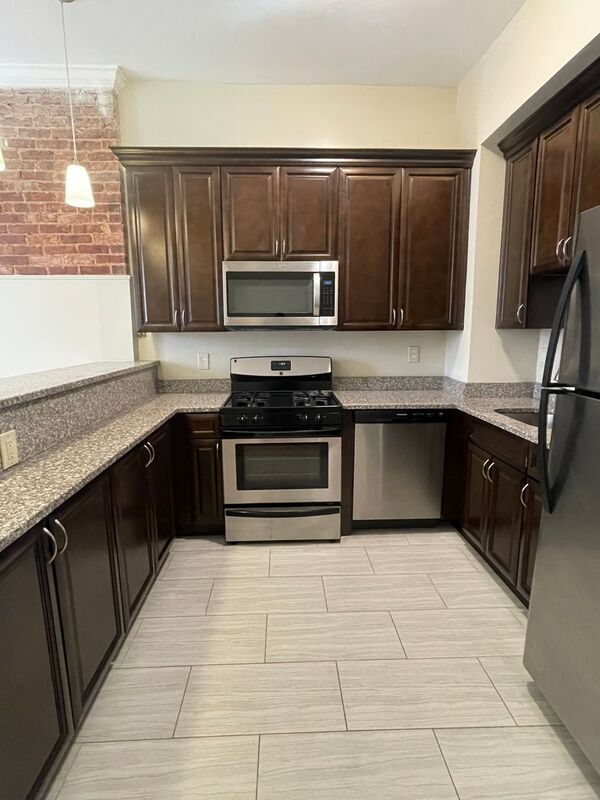 Building Photo - 1806 N Calvert St