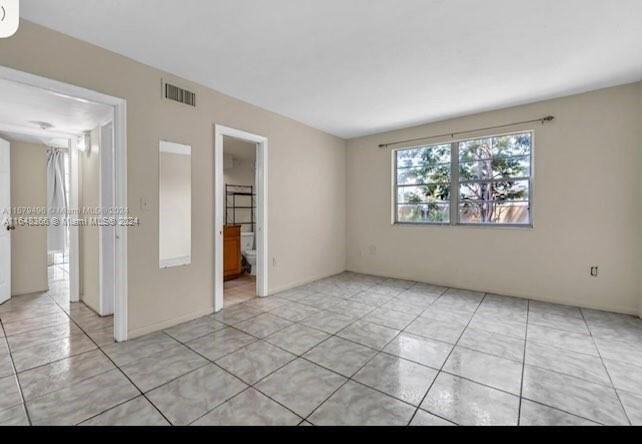 Building Photo - 6904 N Kendall Dr